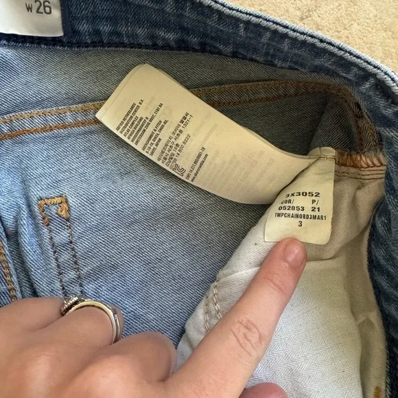 Hollister Women's Junior Skinny Distressed Ripped Jeans Size 3 W26 - Picture 3 of 4